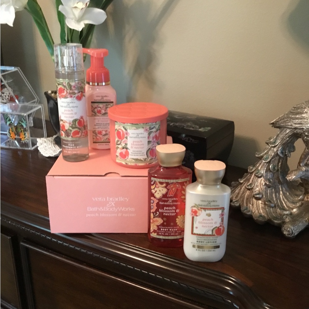Bath & Body Works Peach Blossom & NectarSet - Pink, White, Coral